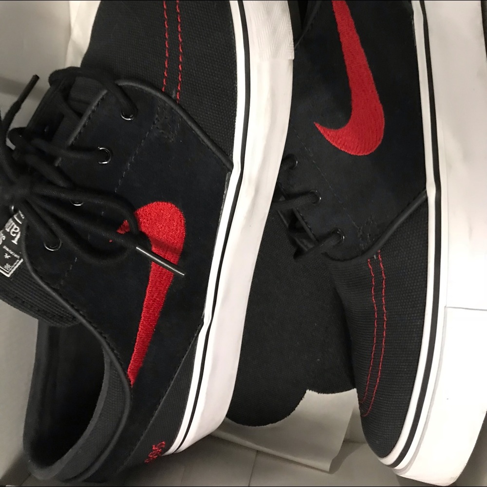 COPY - NikeSneakers Janoski